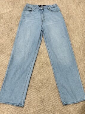 Hollister Light Wash Denim Jeans